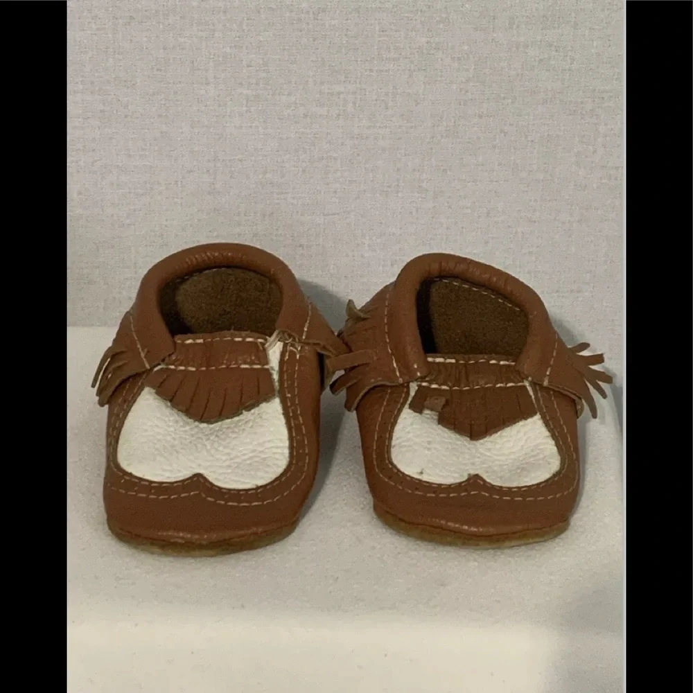 Leather Moccasins Baby Toddler Sz 4 Tan White Shoes 